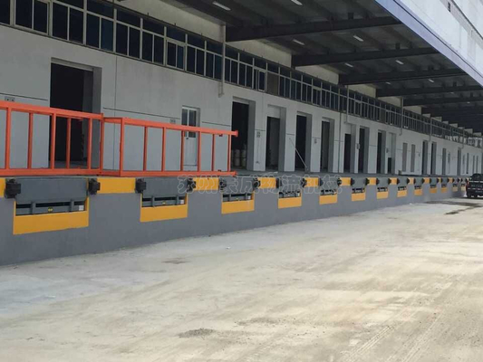 Container Electric Dock Leveler For Forklift Working
